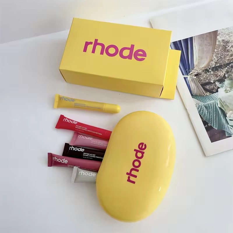 Nuovo Lucidalabbra, Blush in C - Phone Accessories Brand recensione e prezzo
