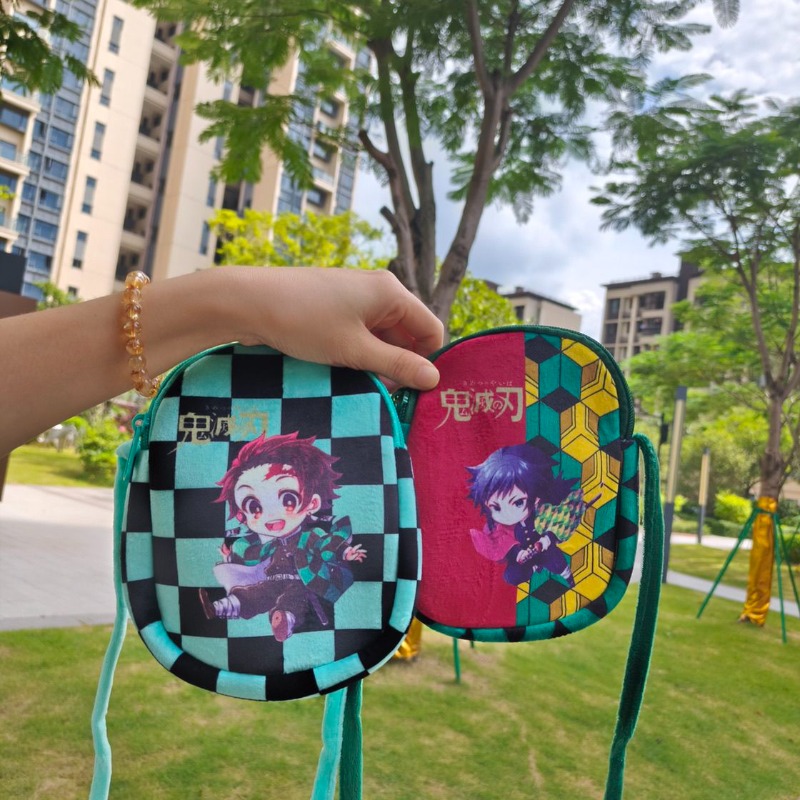 Borsa a tracolla in peluche An - Phone Accessories Demon Slayer recensione e prezzo